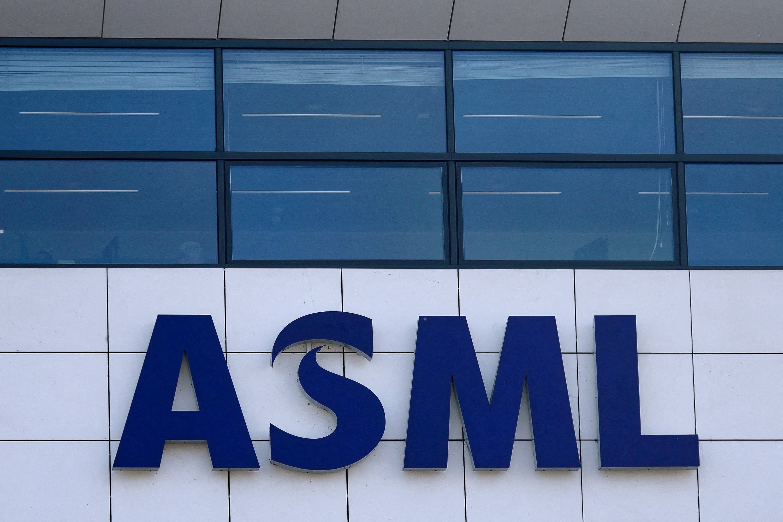 ASML planeja bônus de € 20 mil para funcionários até 2030