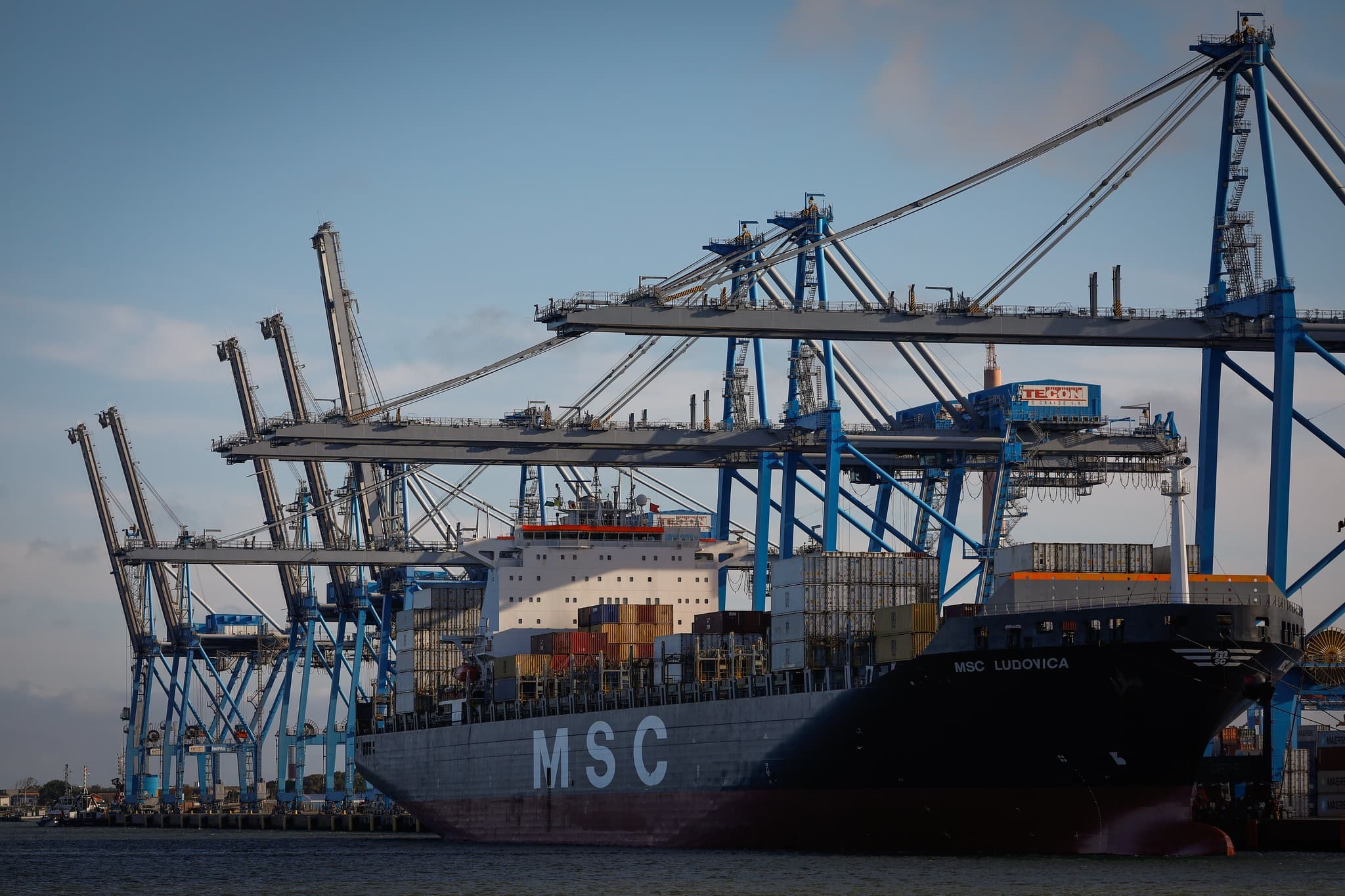 Wilson Sons dá início à expansão do Tecon Rio Grande com novos guindastes