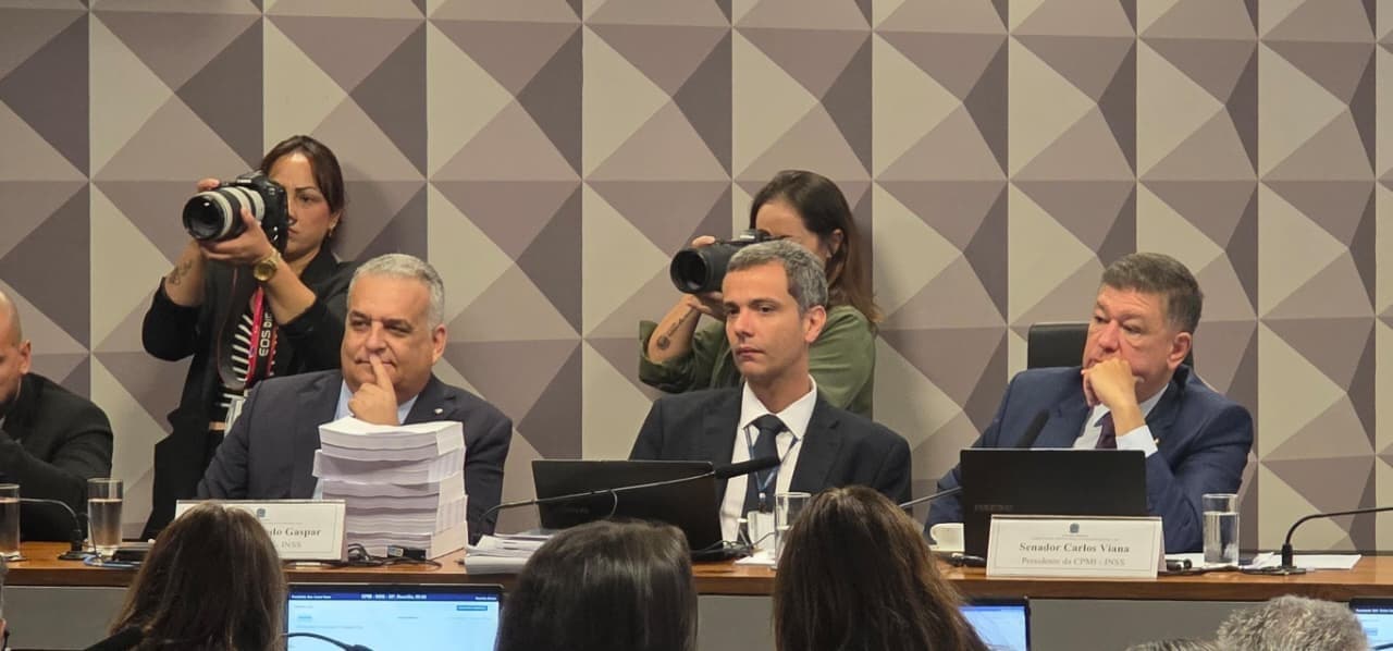 CPMI do INSS propõe indiciamento de mais de 200 indivíduos, incluindo Fábio Luís Lula da Silva