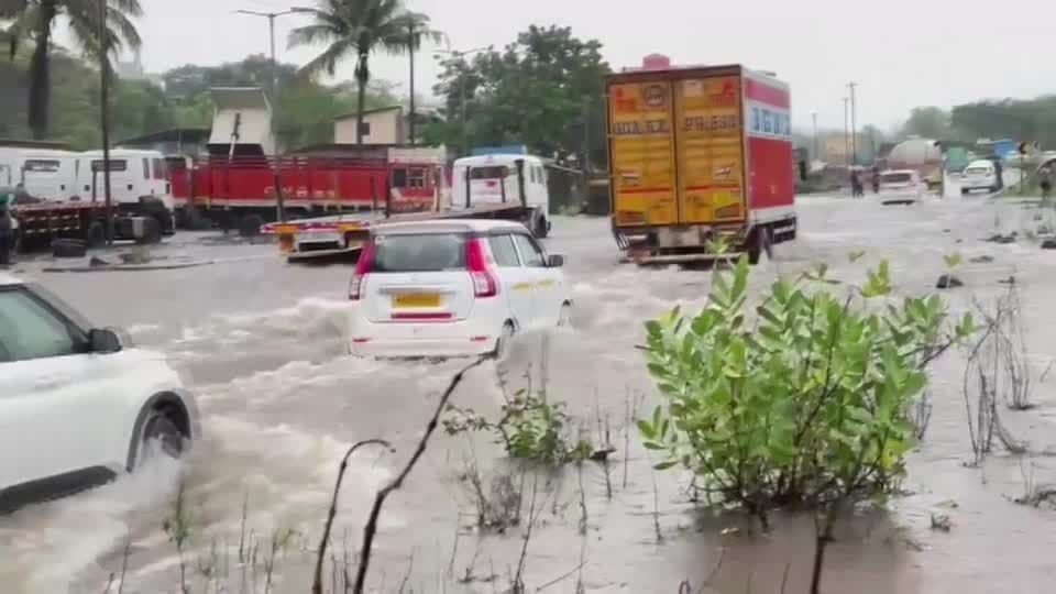 Desabamentos em Mumbai deixam seis mortos em forte tempestade