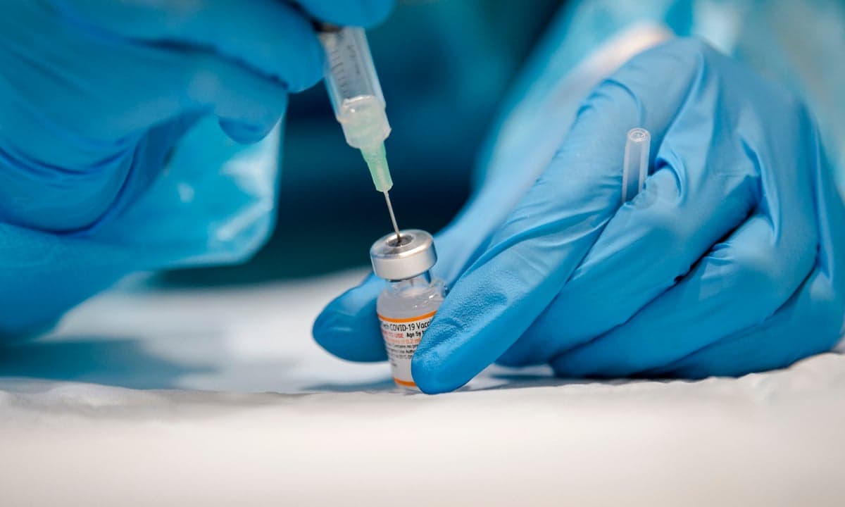 Anvisa atualiza vacinas contra covid-19 para variantes em circulação