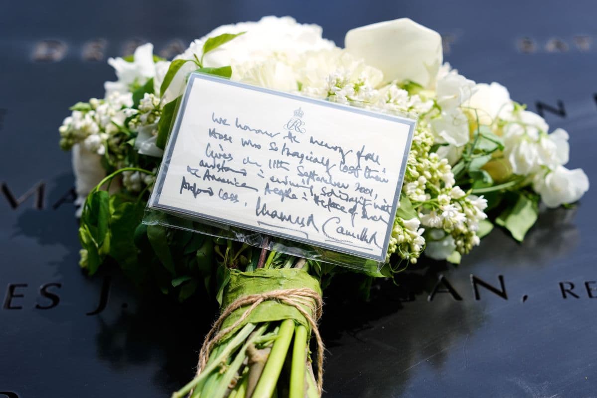 Rei Charles III homenageia vítimas do 11 de setembro em Nova York
