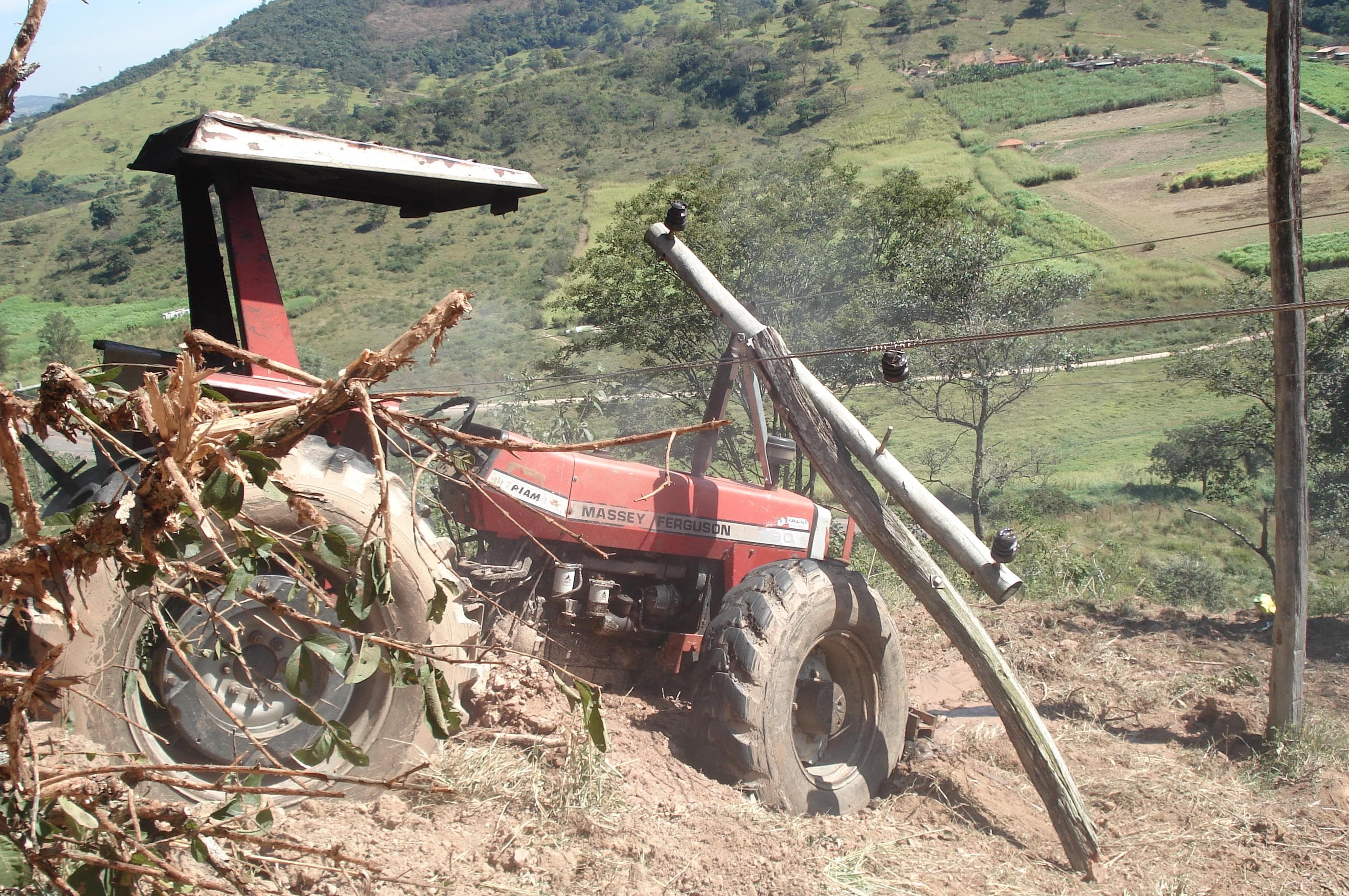 Cemig alerta agricultores sobre riscos elétricos durante colheita