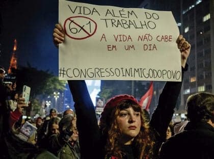 Senadores recuam em apoio a proposta de emenda em meio a pressões