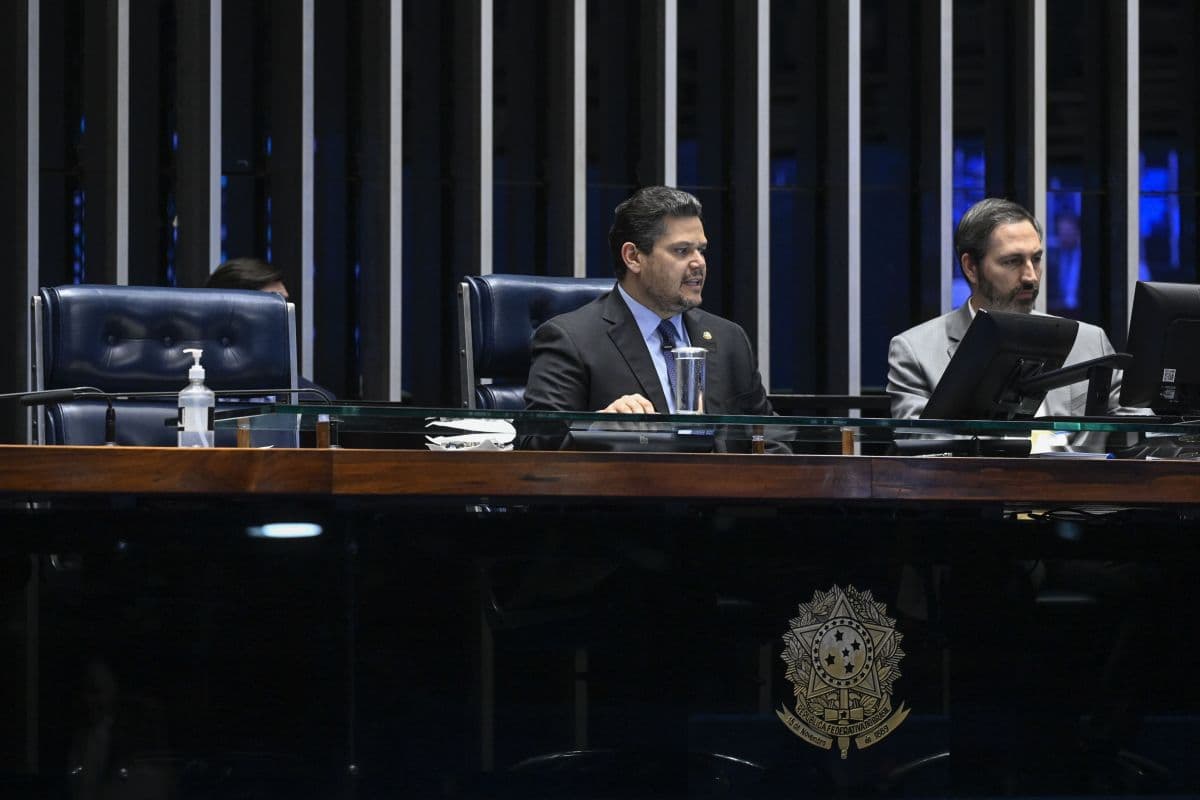 Senado avança com nova proposta para minerais críticos