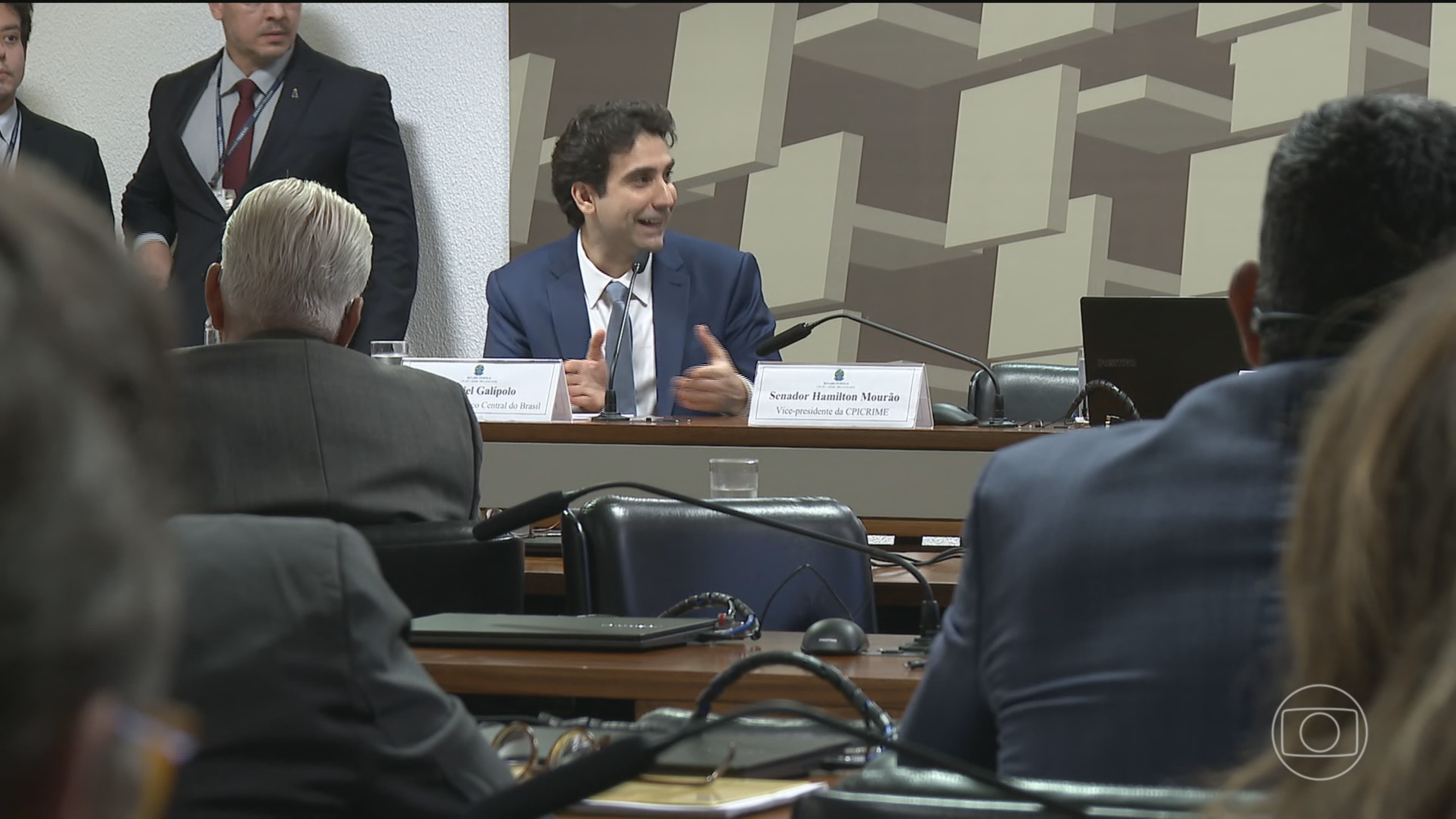 Gabriel Galípolo é criticado por depoimento na CPI do Crime Organizado