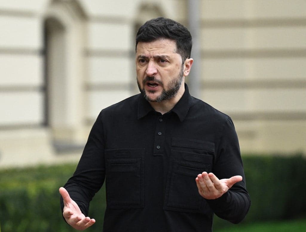 Zelensky destitui comandante do Exército e nomeia Mykhailo Drapatyi