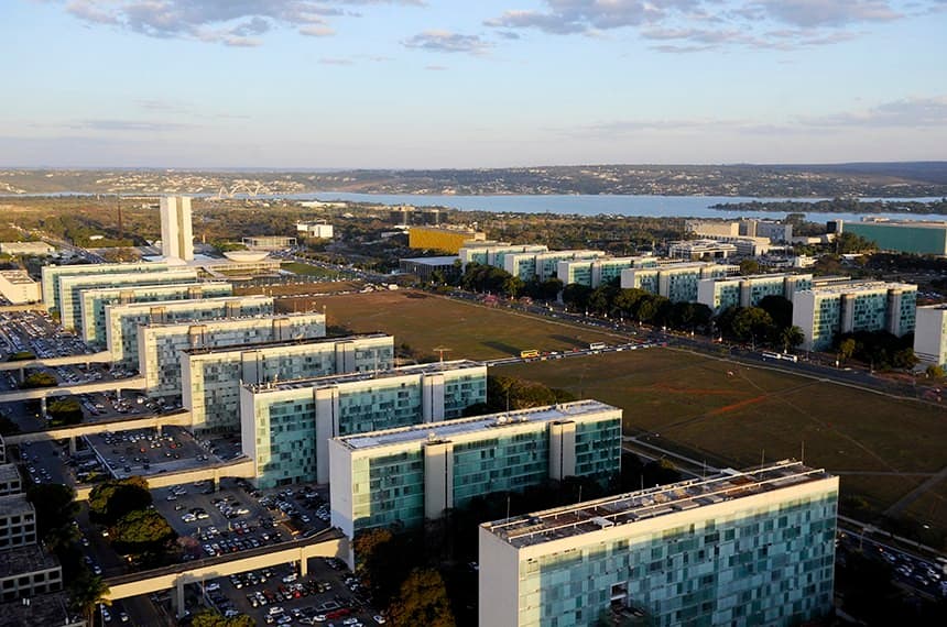 Governo libera R$ 5,7 bilhões para gastos no Orçamento de 2026