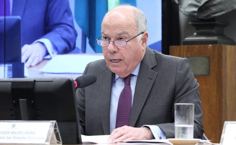 Deputados processam Mauro Vieira por ausência em convocação