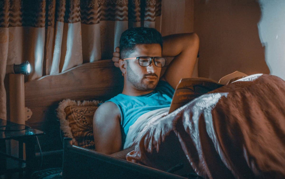 Leitura na cama e miopia: evolução das recomendações ao longo dos anos