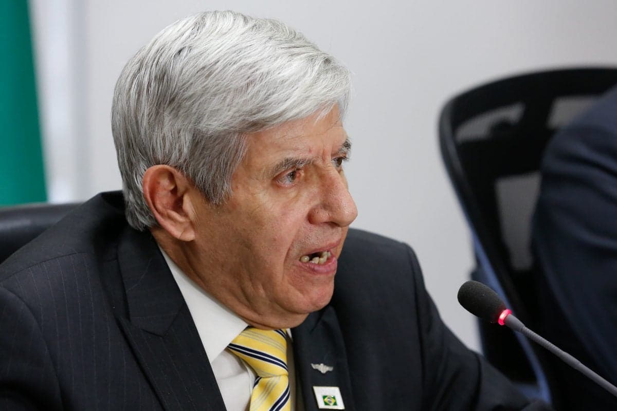 General Siqueira visita Augusto Heleno em prisão domiciliar