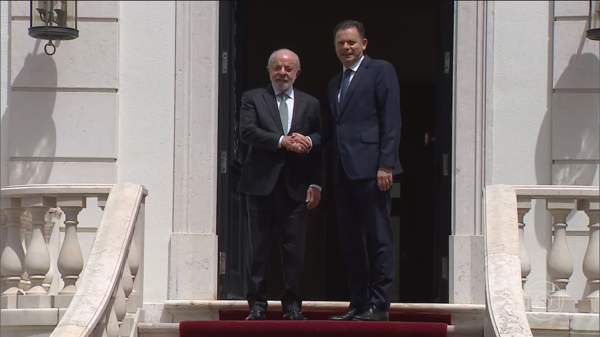 Lula conclui viagem à Europa com encontro em Portugal