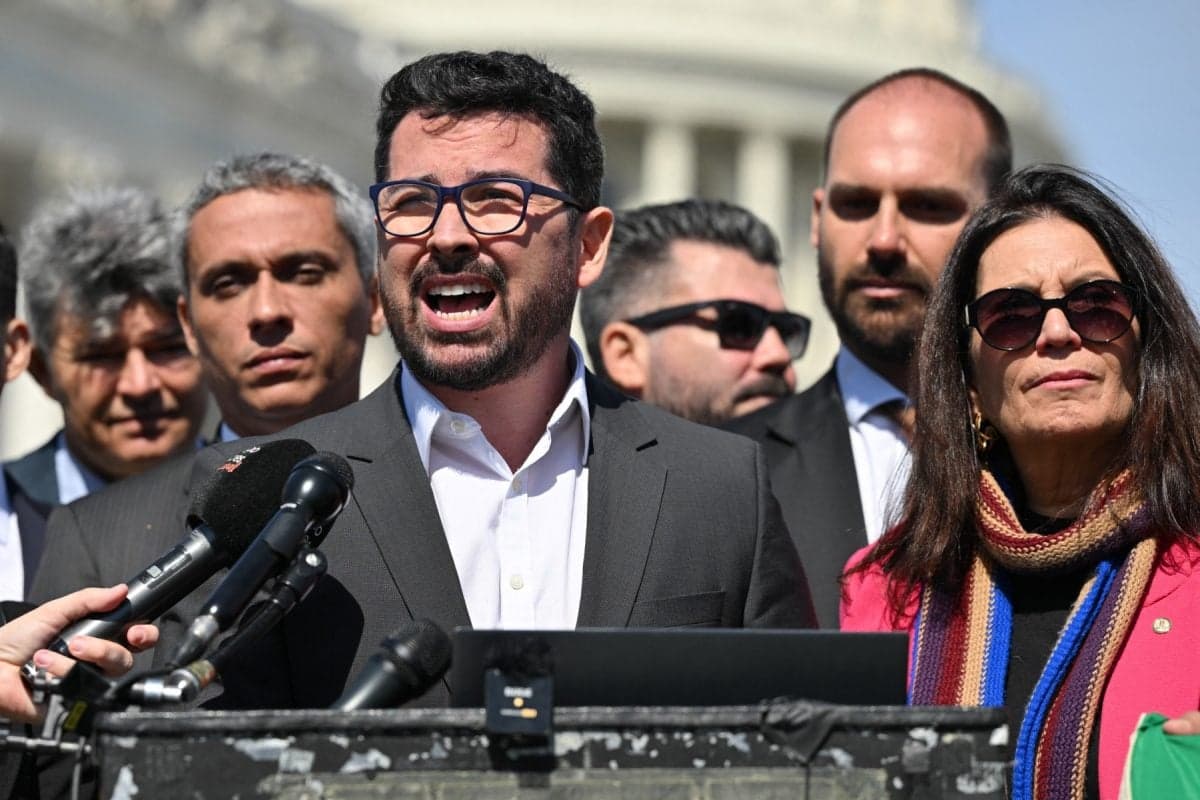 Paulo Figueiredo cancela audiência sobre tarifa aos produtos brasileiros