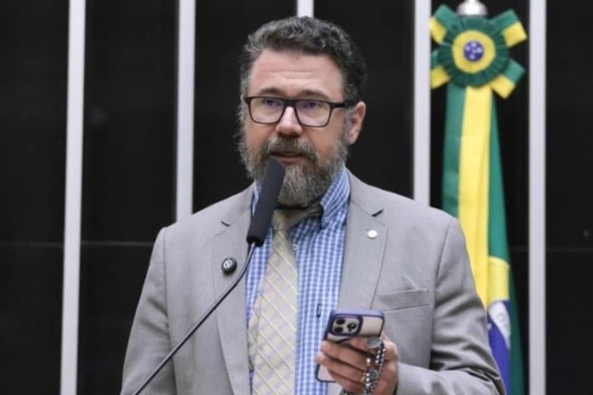 Câmara recomenda suspensão de Marcos Pollon por ofensas a Hugo Motta