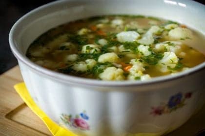 Sopas detox criativas para uma alimentação saudável