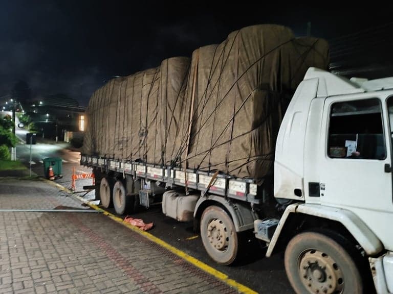 Polícia Federal apreende caminhão com 1.200 caixas de vinhos na BR-163