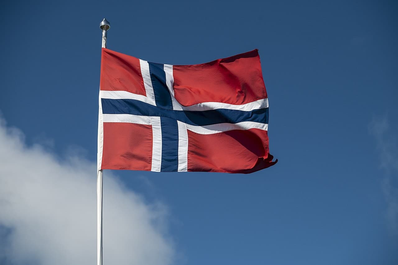 Noruega equilibra petróleo e energia limpa na economia