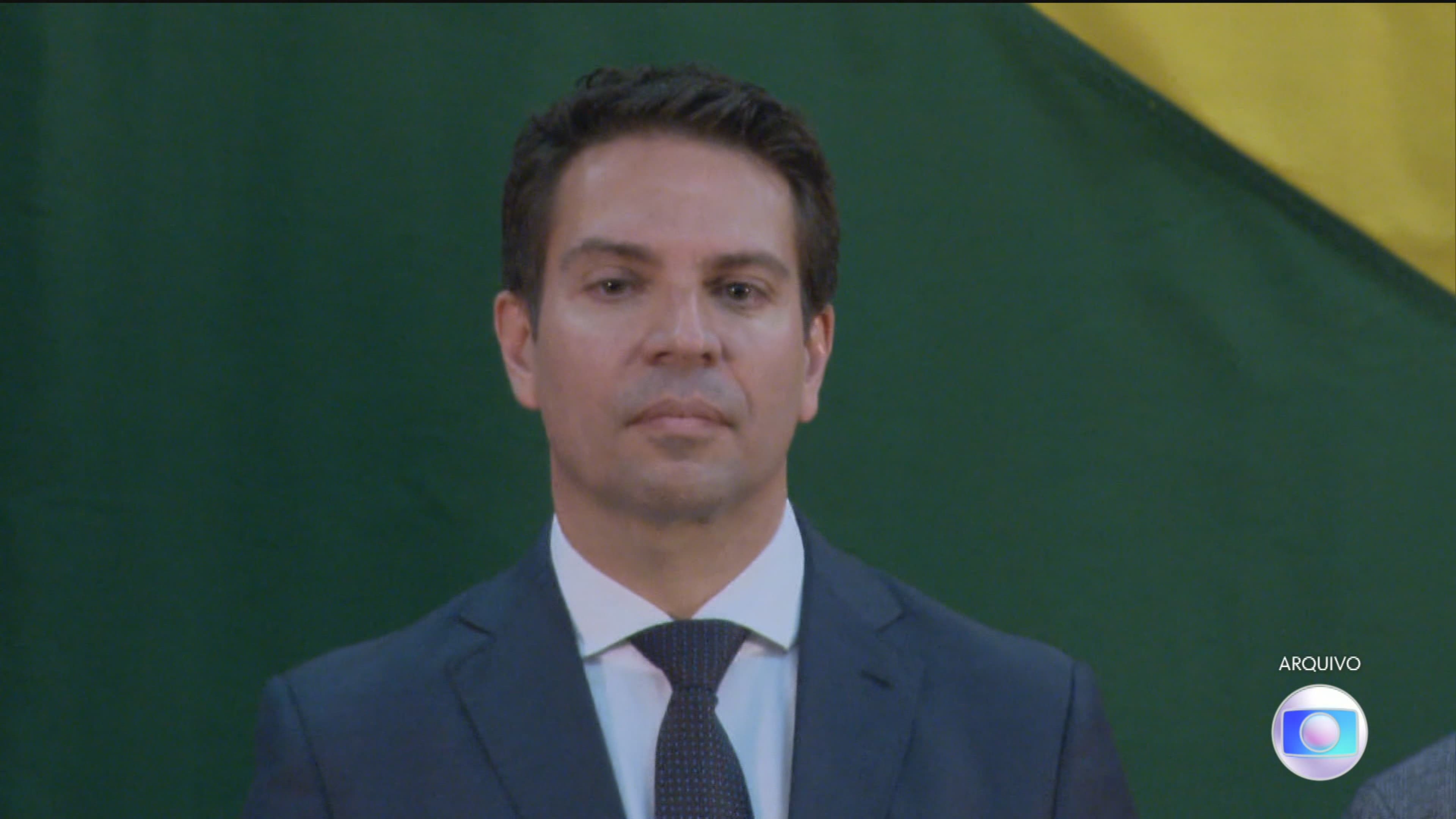 Ex-deputado Ramagem é citado em lista de bicheiro em operação da PF