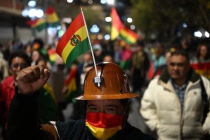 Senado boliviano aprova lei sobre estados de exceção em meio a protestos