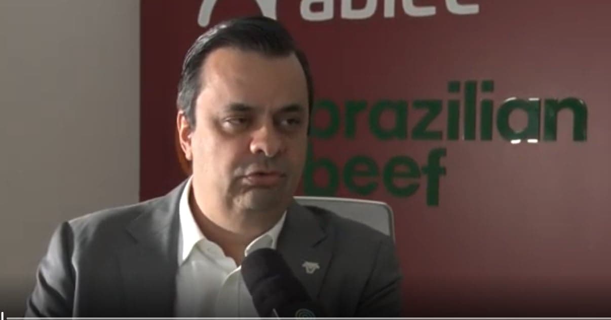 Frigoríficos brasileiros enfrentam crise com China e reduzem produção