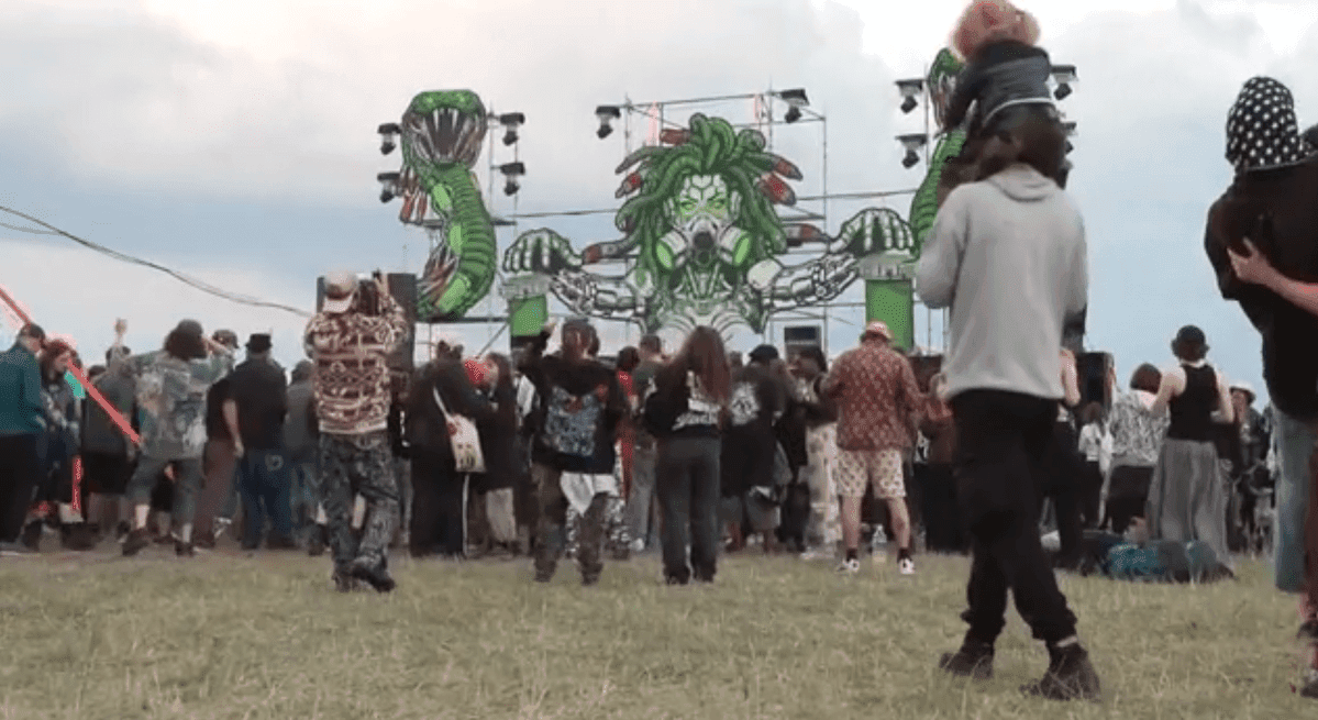 Rave ilegal atrai 20.000 pessoas em instalação militar na França