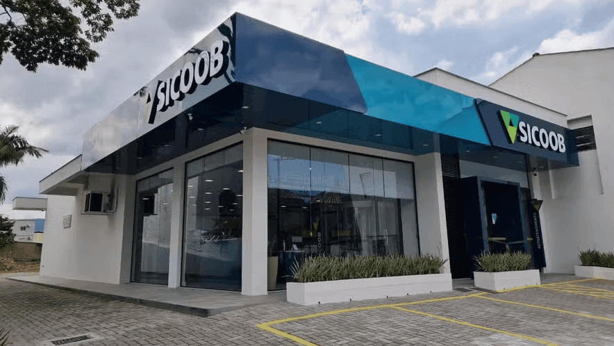 Sicoob capta R$ 973 milhões em sua estreia no mercado de capitais
