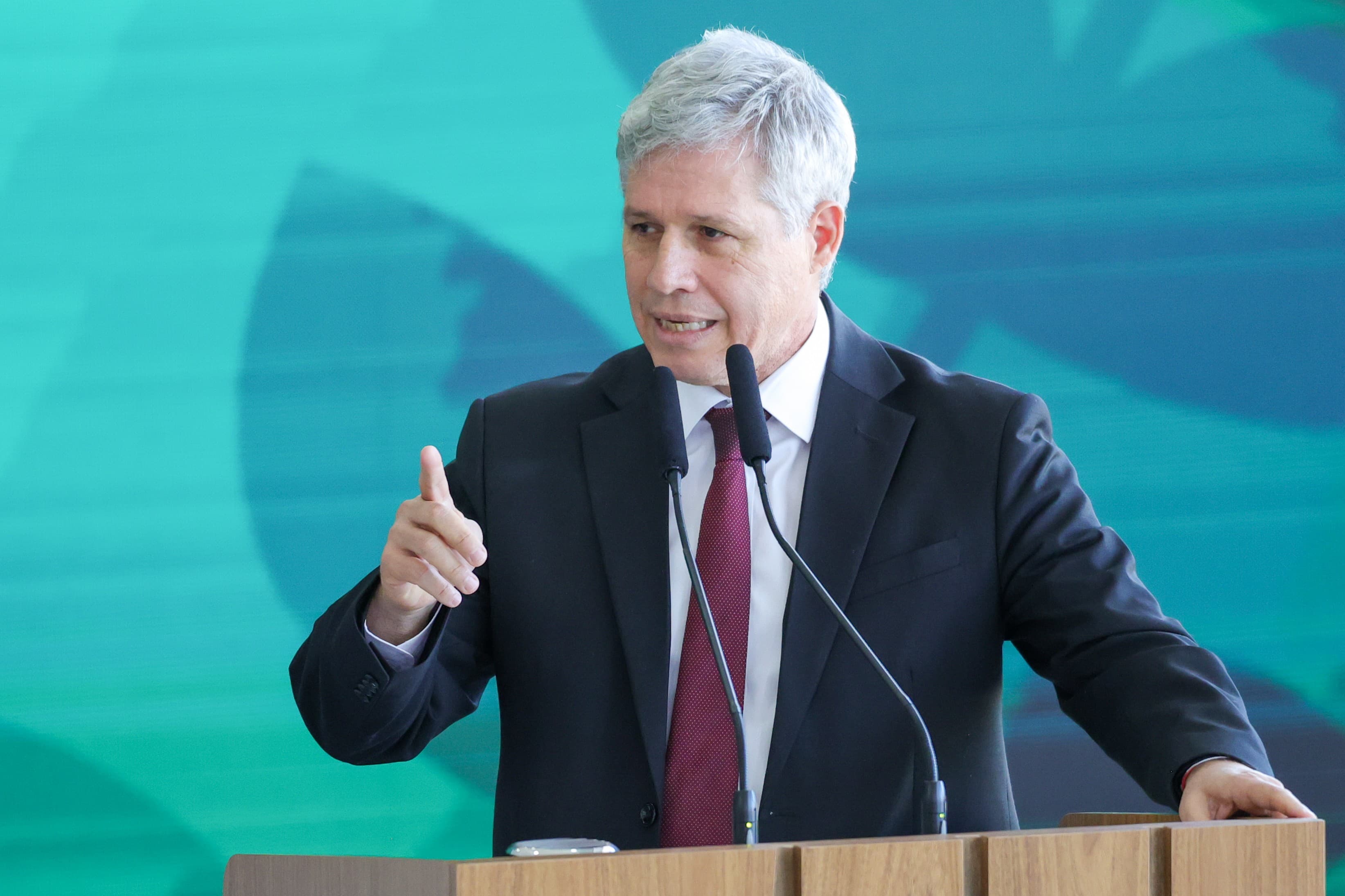 Ministro Paulo Teixeira se despede do cargo de Desenvolvimento Agrário para enfrentar reeleição