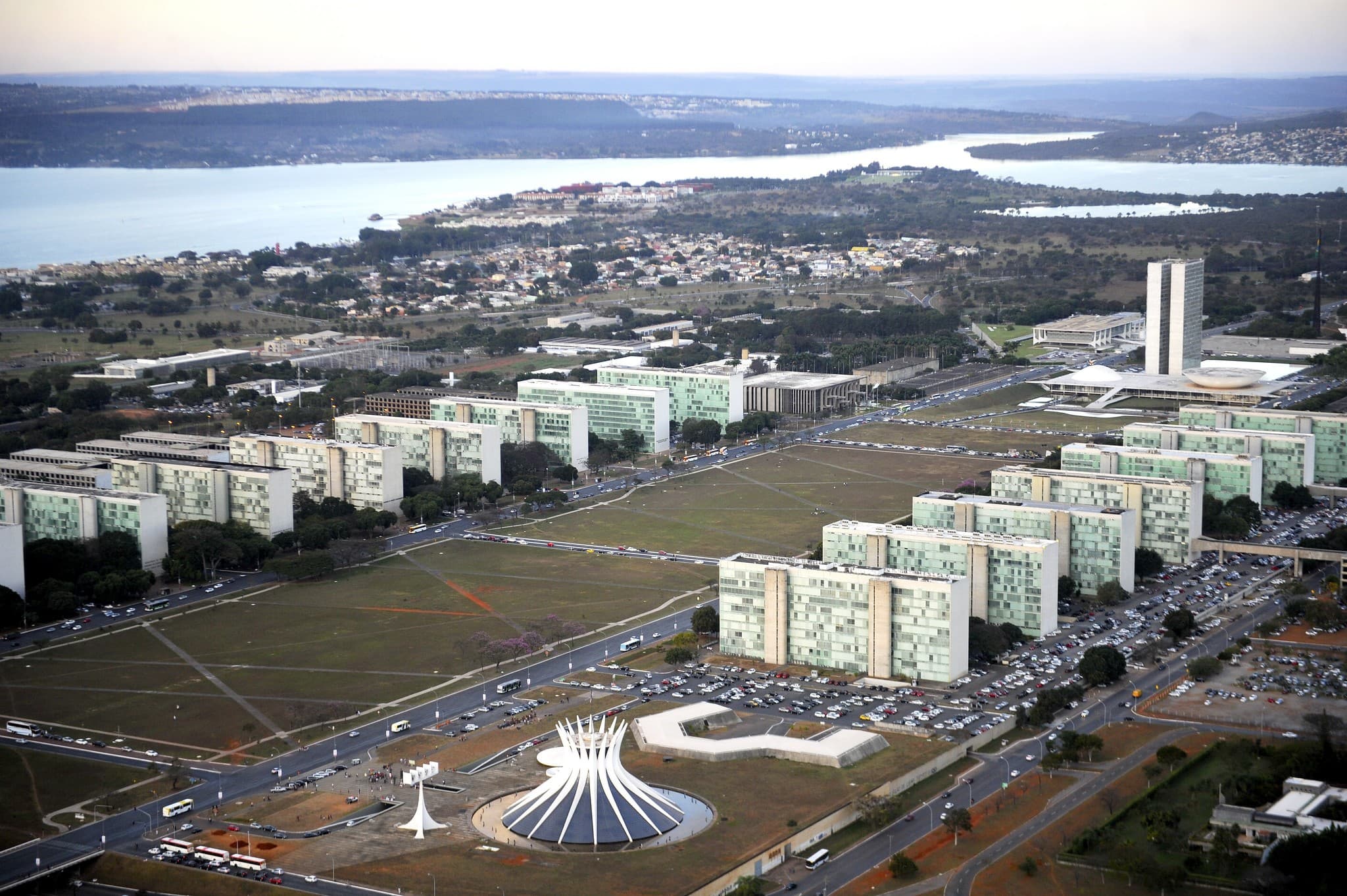 Arrecadação tributária bate recorde após aumento de impostos