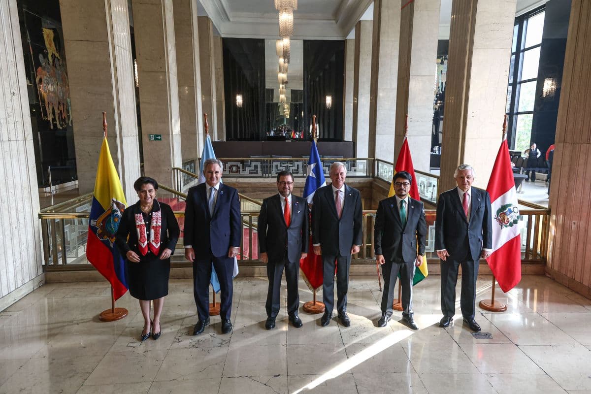 Cúpula de segurança une países andinos contra crime organizado