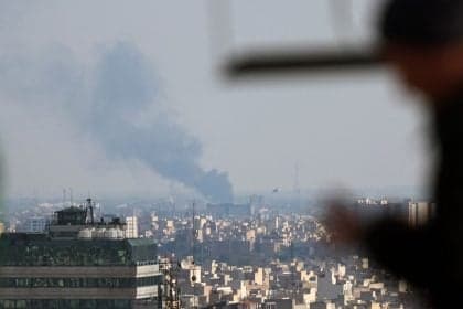 Conflito entre Irã e EUA se Intensifica com Ameaças de Ataques Devastadores