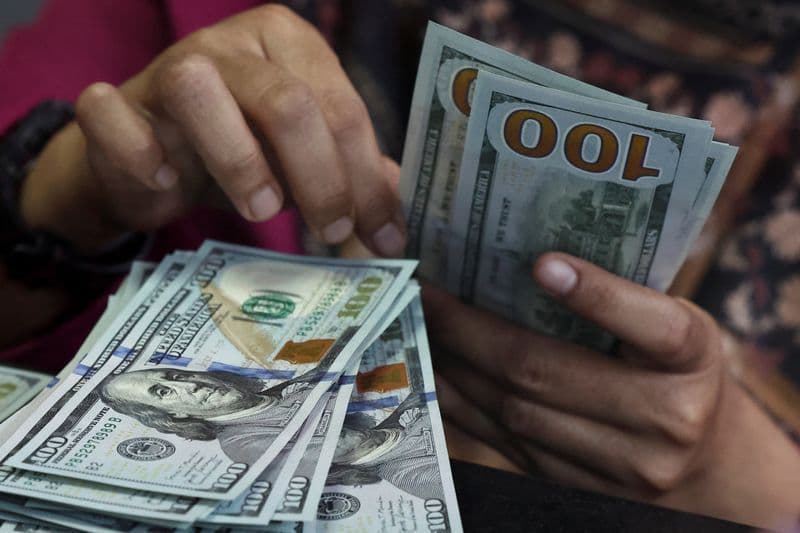 Dólar inicia quarta-feira em leve alta com tarifas dos EUA
