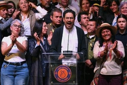 Iván Cepeda contesta resultados de 33 mil mesas eleitorais na Colômbia