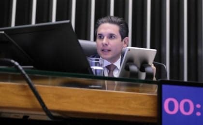 Câmara dos Deputados forma comissão para discutir jornada de trabalho