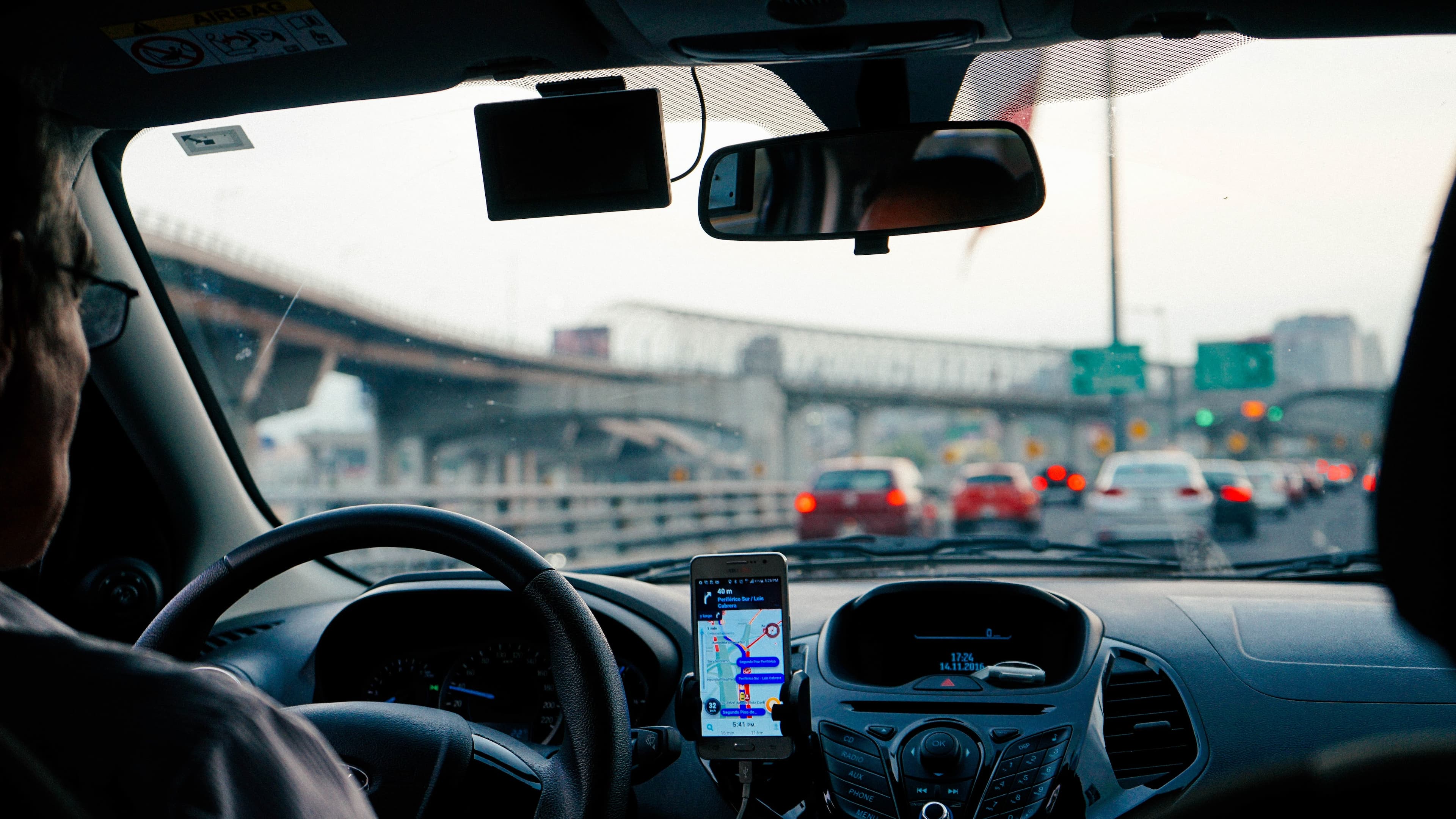 Uber enfrenta processo por negligência em casos de assédio