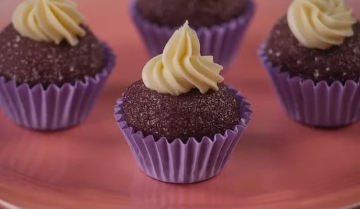 Dia do Açaí: Aprenda a fazer brigadeiro de açaí