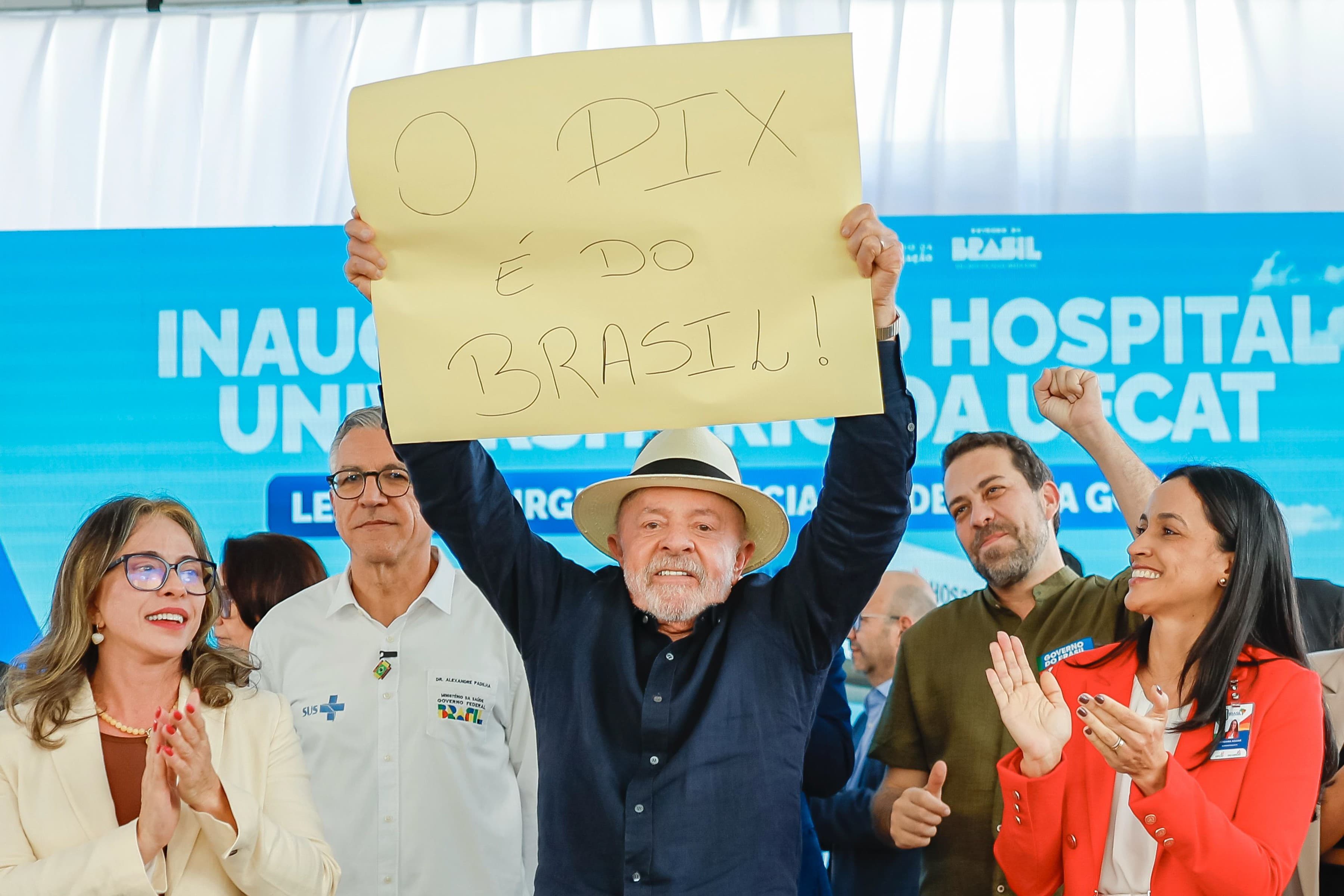 Lula critica tarifas dos EUA e anuncia nova comunicação a Trump