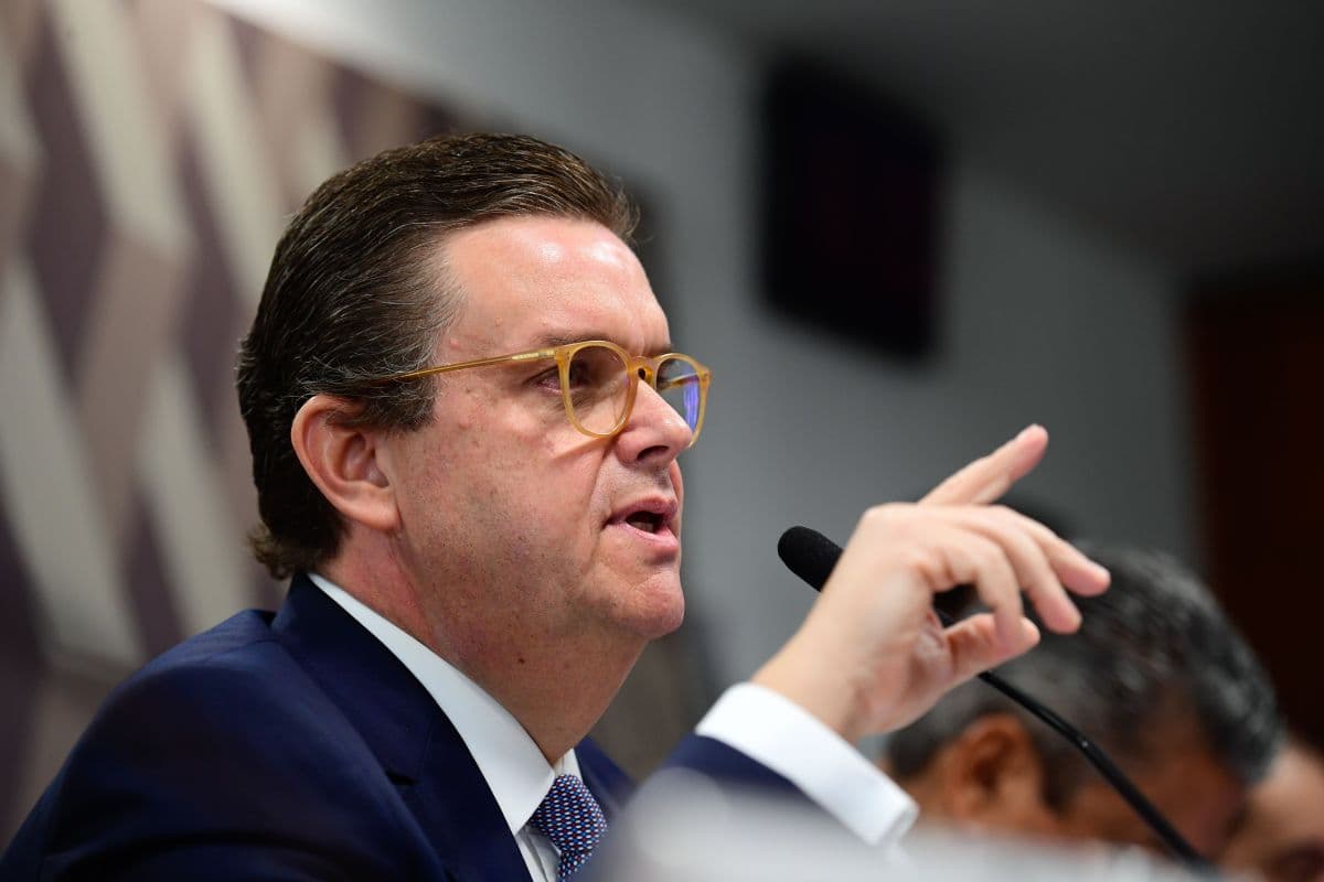 Ministro Wolney Queiroz anuncia ressarcimento de 4,5 milhões pelo INSS