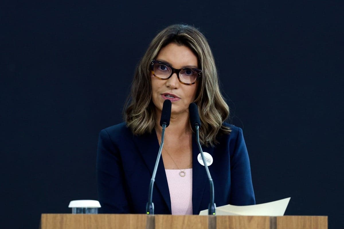 Janja da Silva apoia Damares Alves e Michelle Bolsonaro contra misoginia