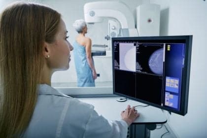 Mulheres aos 40 devem priorizar exames de saúde para prevenção