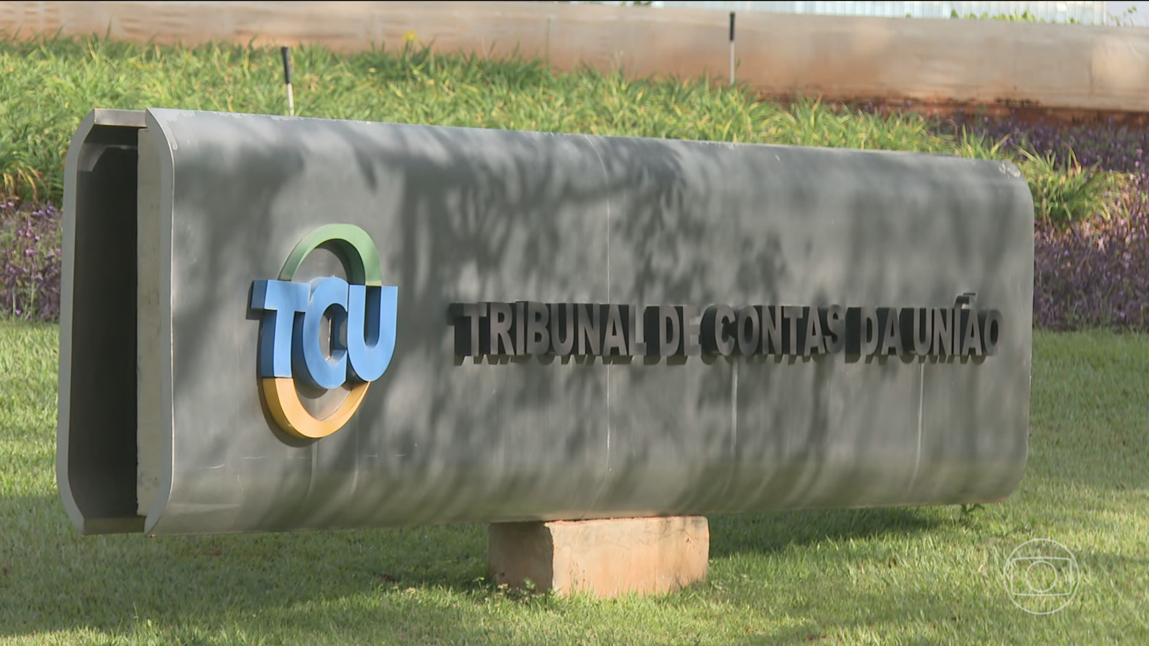 TCU propõe aumento de até 40% nos salários de servidores