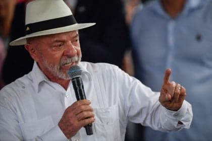 Lula critica família Bolsonaro após nova ameaça tarifária dos EUA