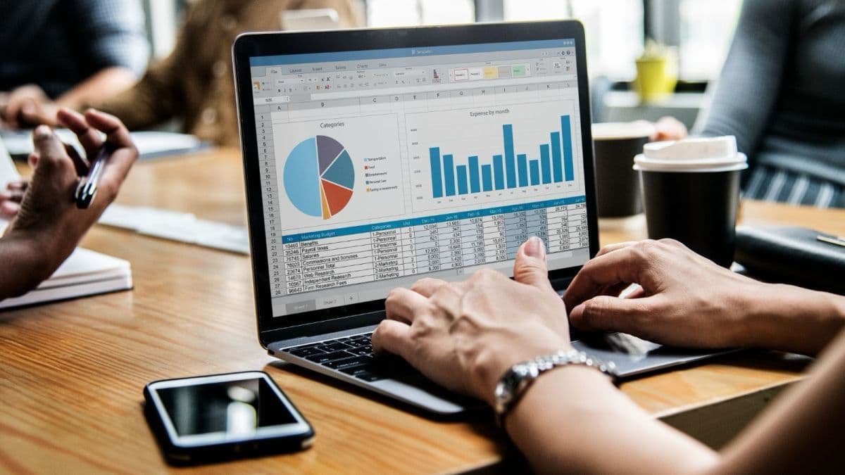 Ferramentas simples transformam finanças pessoais dos brasileiros