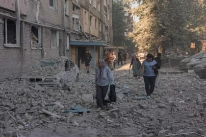 Maior ataque em Kiev deixa 17 mortos e destrói prédios