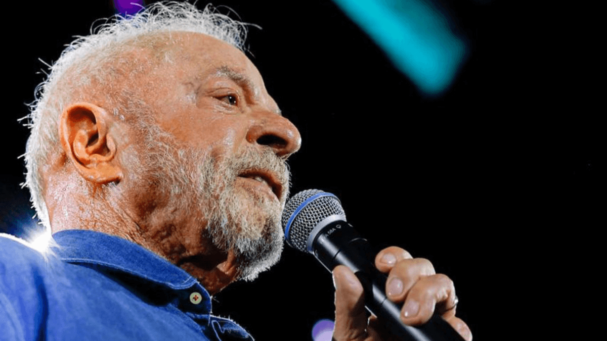 TSE determina retirada de faixa de apoio a Lula em São Paulo