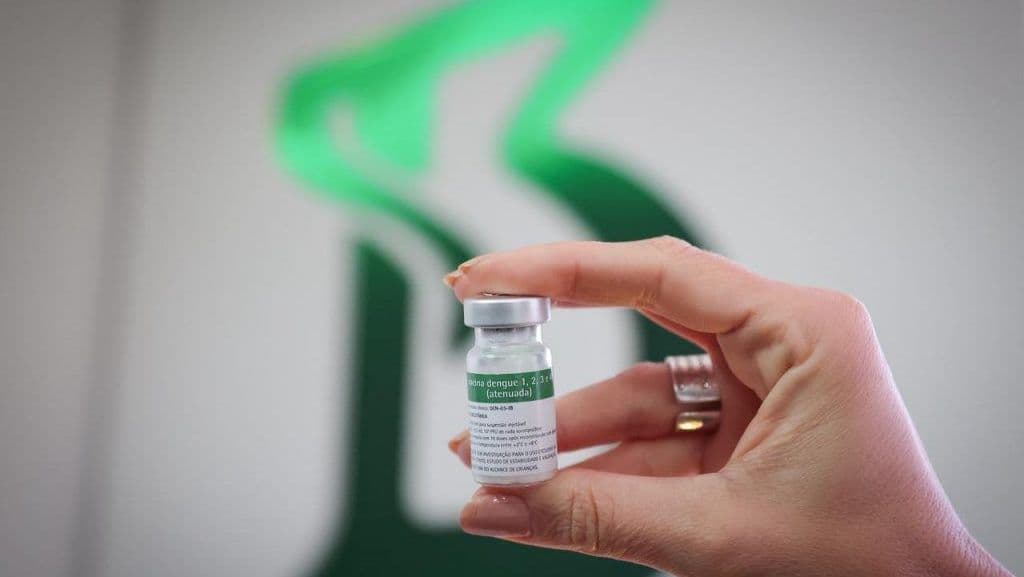 Vacinação contra dengue é suspensa pelo Ministério da Saúde