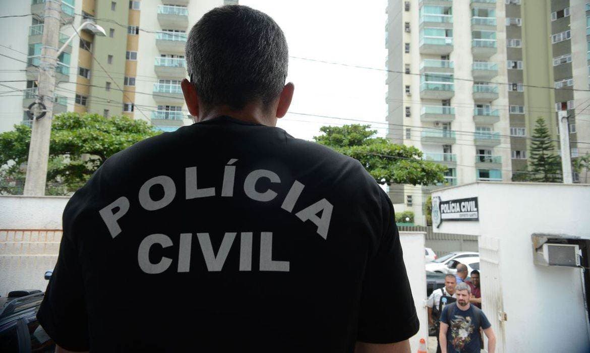 Polícias realizam operação contra o Comando Vermelho no Rio