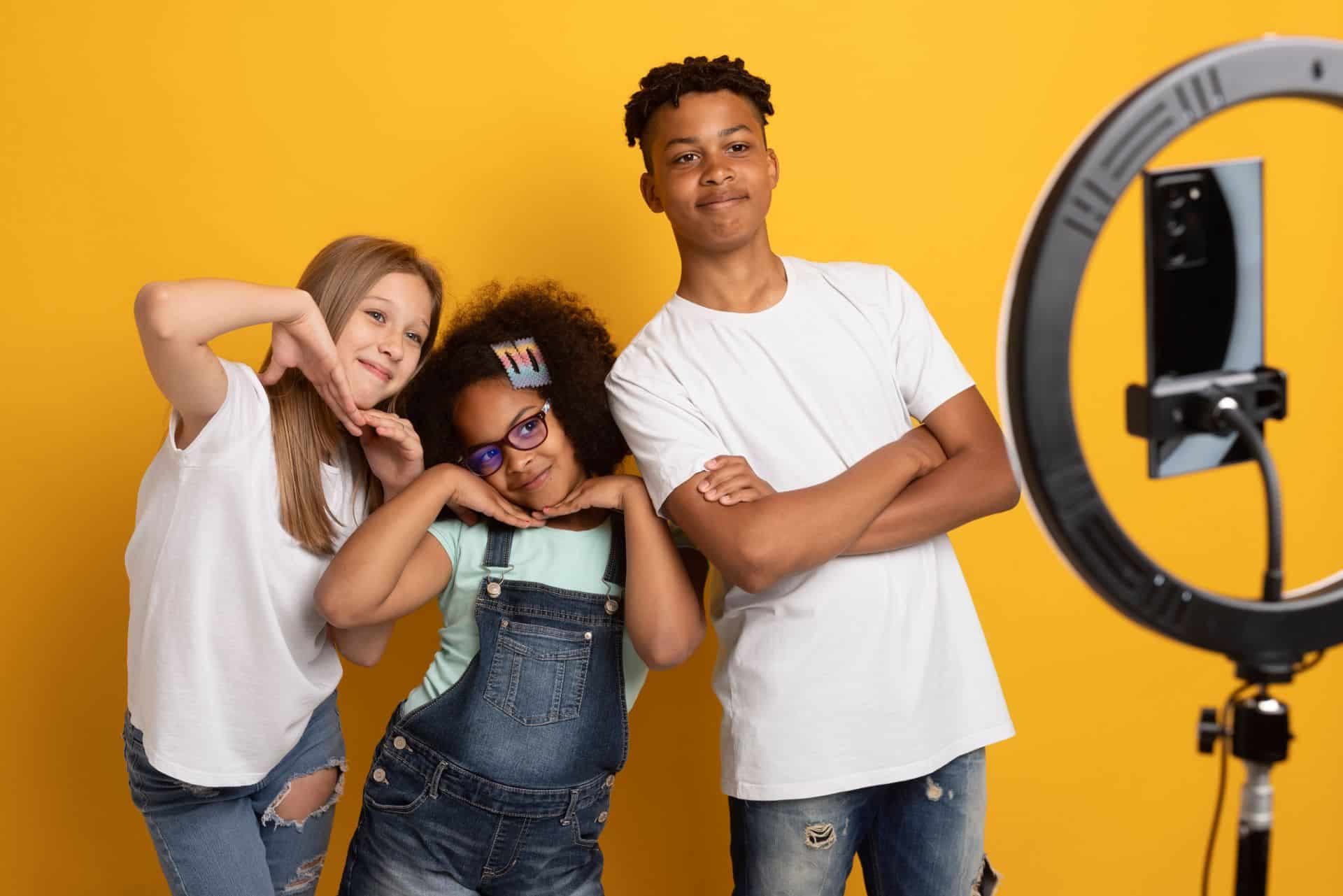 Cultura jovem e o desafio de decifrar gírias da Geração Alfa