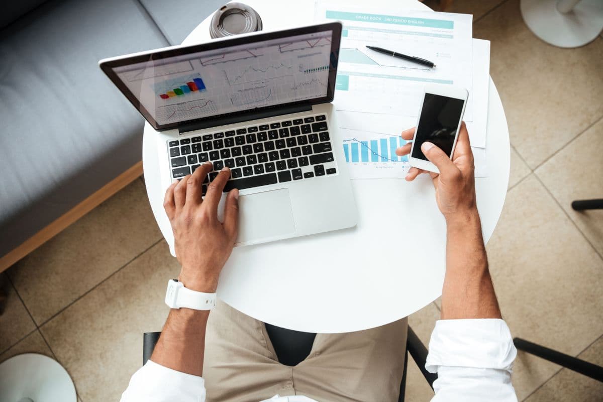Como escolher plataformas financeiras com bom atendimento