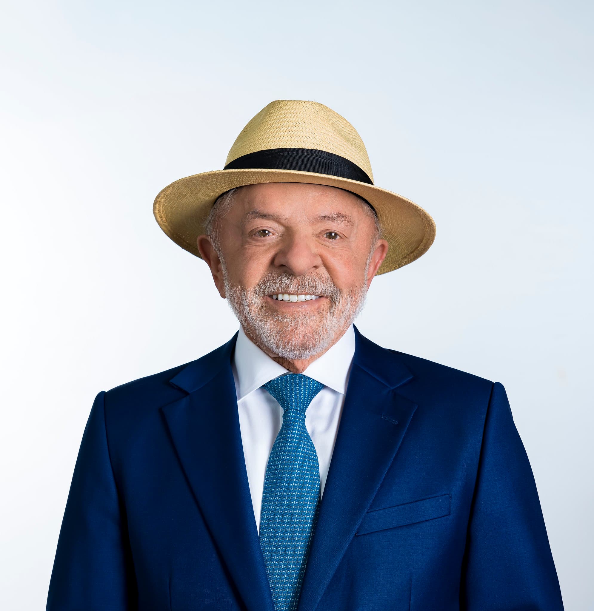 Lula usará foto com chapéu na urna eletrônica em 2026