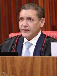 Julgamento Histórico de Nunes Marques e Moraes no STF
